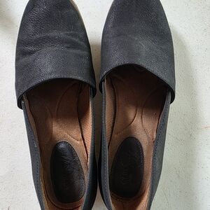 Chic Black Leather Loafers for Women